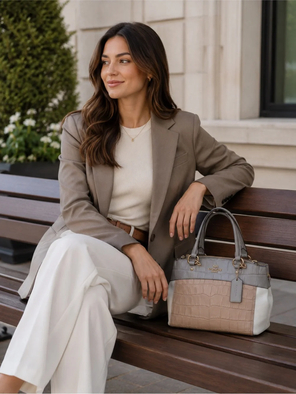 Coach preloved classy